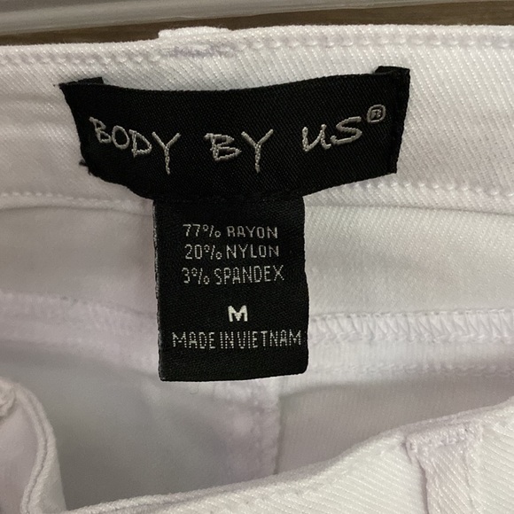 White capri pants - Picture 2 of 2